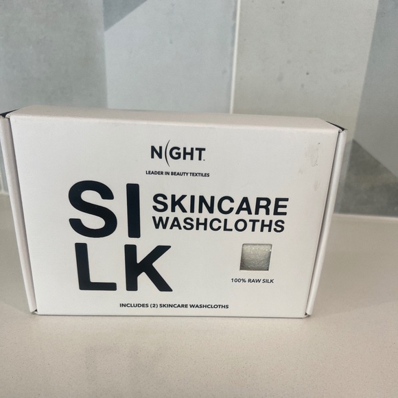 Discover Night | 2xRaw Silk Washcloths | White - Picture 1 of 5